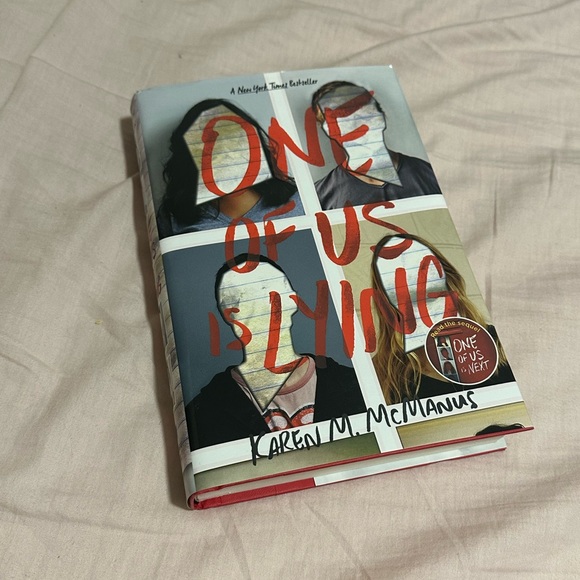 Karen M. McManus Other - One Of Us Is Lying